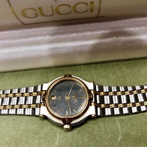 Ladies Vintage Gucci 9000L watch